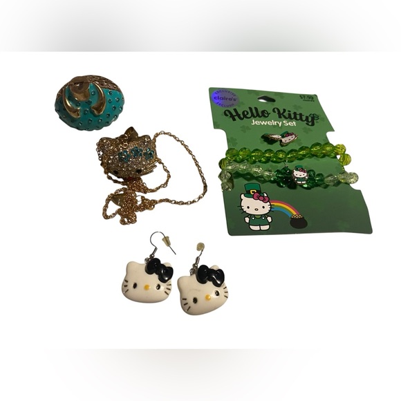 NEW LISTING 🌍 Betsey Johnson Hello Kitty Necklace Jewelry Set Earrings Lot #7126 - Picture 1 of 10